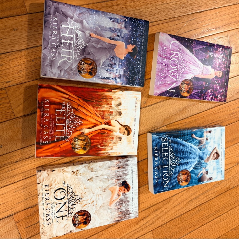 The Selection Series Box Set - Picture 6 of 7